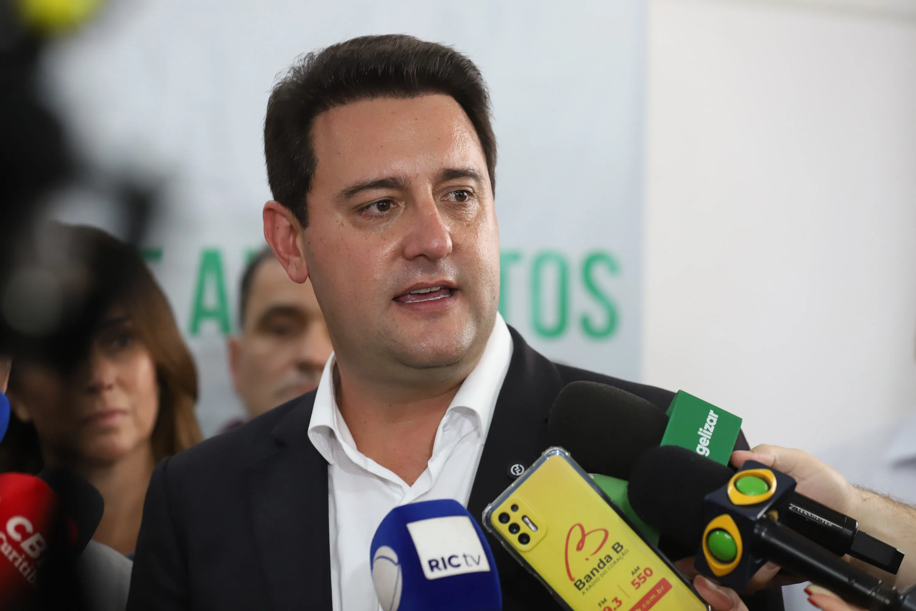 PL dá ultimato a Ratinho Junior: desistência da Presidência ou rompimento no Paraná