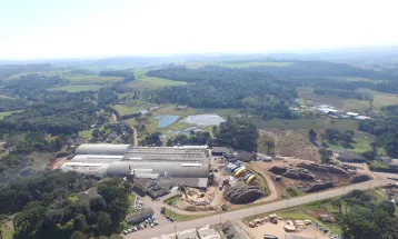 Tarifaço americano teve efeito “pontual” na economia, diz IBGE