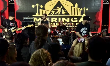 Promovido pela Prefeitura, ‘Dia do Rock’ reúne cerca de mil pessoas na Travessa Jorge Amado