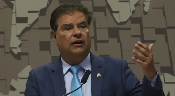 Senadores brasileiros buscam diálogo sobre tarifas impostas por Trump