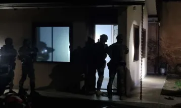 Gaeco de Paranaguá cumpre 24 mandados de prisão e 26 de busca e apreensão em operação contra o tráfico no litoral