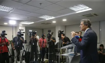 Tesouro dos EUA procura Haddad para agendar reunião sobre tarifaço