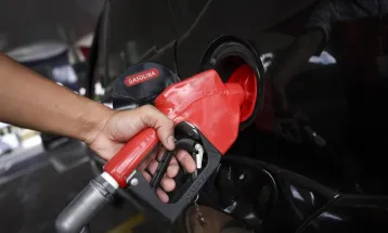 Gasolina com mais etanol começa a valer e pode reduzir preço nas bombas