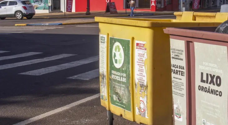 Toledo reforça orientação sobre uso correto dos contêineres de recicláveis
