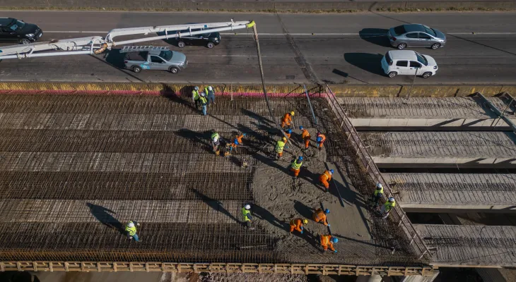 Curitiba inicia concretagem de laje no viaduto da Linha Verde