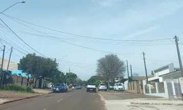 Sábado ensolarado e ventoso marca clima atípico em Cascavel