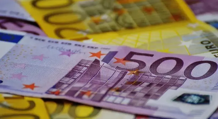 Multas bilionárias na Europa acendem alerta em bancos brasileiros após sanção a Moraes