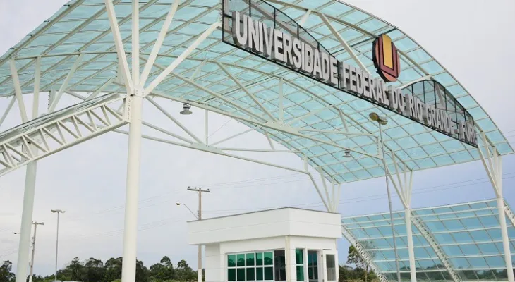 Justiça Federal determina fim de cotas para pessoas trans na Universidade Federal do Rio Grande