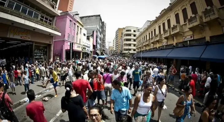São Paulo: operação contra comércio ilegal no Brás termina em tumulto