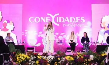 Fabíola Paranhos destaca protagonismo feminino na abertura do Conexidades Mulher