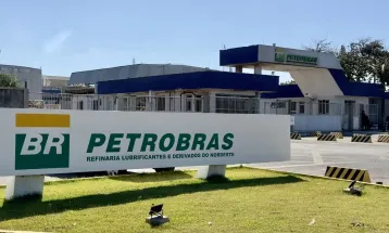 Petrobras aprova adesão ao programa do governo para baratear diesel