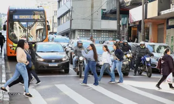Dia do Pedestre: Detran-PR alerta para comportamentos que garantem segurança no trânsito