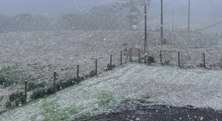 Rio Grande do Sul registra neve em algumas localidades