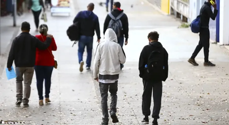 Sul e Sudeste começam semana com frio; alerta de seca no Centro-Oeste
