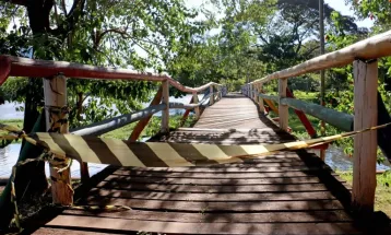 Prefeito e secretário das Cidades Guto Silva anunciam novas passarelas e comporta para o Lago Igapó