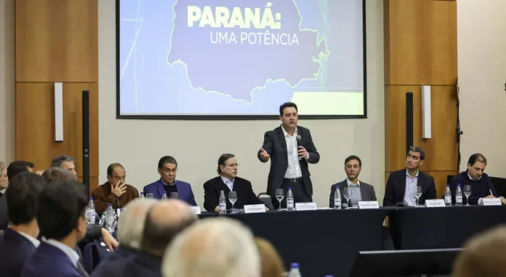 Ratinho Junior apresenta avanços do Paraná a associação de incorpordores imobiliários