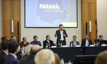 Ratinho Junior apresenta avanços do Paraná a associação de incorpordores imobiliários