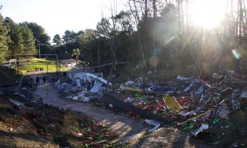 Explosão em fábrica: Bombeiros do Paraná reiniciam buscas pelos corpos