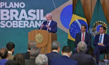 "Mundo está ávido para fazer negociação com o Brasil", afirma Lula