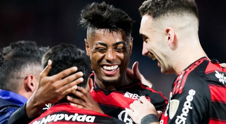 Flamengo sai na frente contra o Internacional nas oitavas da Libertadores