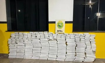 Casal é preso transportando 144 kg de maconha na BR-277, em Santa Tereza do Oeste