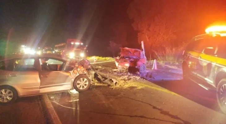 Colisão frontal deixa um morto e dois feridos na BR-369, em Mamborê
