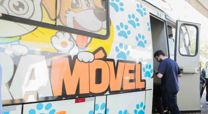 Castramóvel abre cadastramento para cirurgias gratuitas de cães e gatos no Cras Riviera na próxima terça-feira (19)