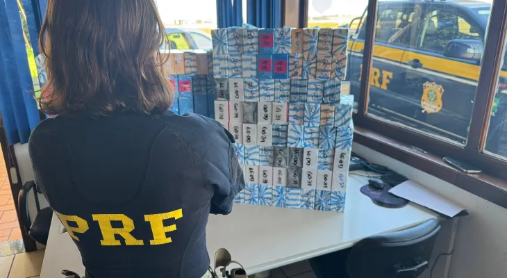 PRF apreende 150 celulares de origem estrangeira na BR-163, em Cascavel (PR)