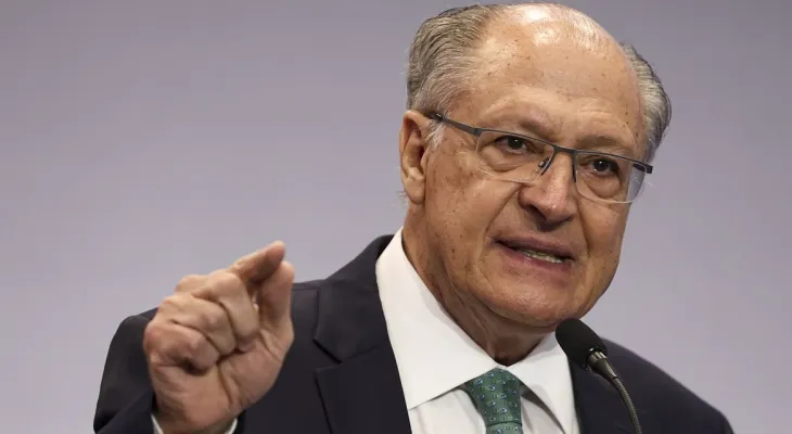 Governo prioriza abastecimento e segurar preço do diesel, diz Alckmin