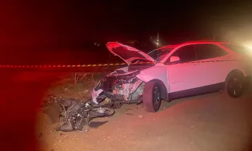 Colisão frontal deixa motociclista morto na PR-497, em Itaipulândia