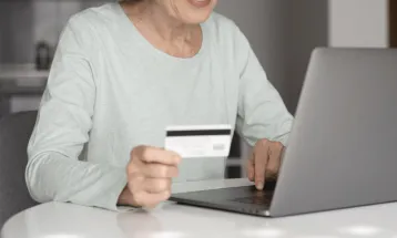 Juiz valida empréstimo consignado e condena aposentada por má-fé