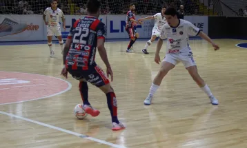 Cascavel Futsal se mantém no G-8 da Liga Nacional