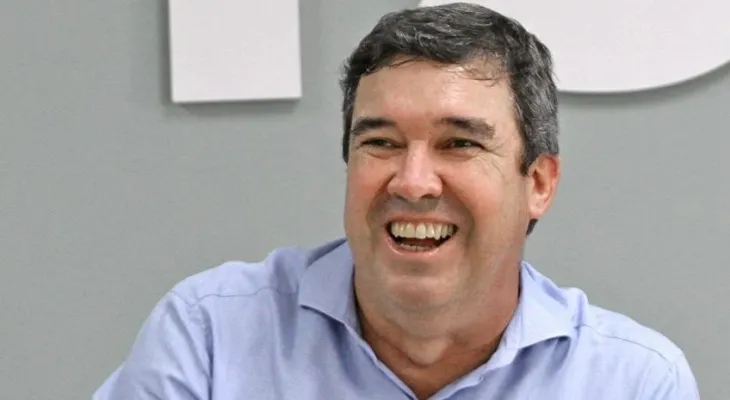 PSDB perde último governador com saída de Eduardo Riedel para o PP