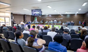 Servidores da Câmara passam a ter direito a auxílio-alimentação