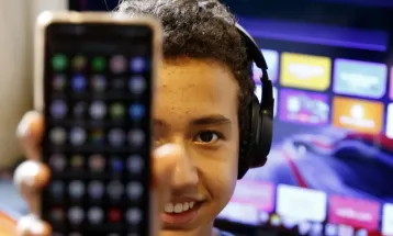 Deputados aprovam urgência de projeto que protege crianças em redes