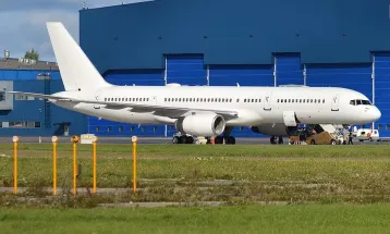 Avião militar dos EUA pousa em Guarulhos e chama atenção por falta de identificação