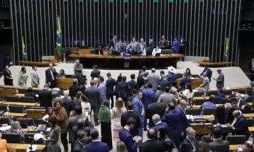 Projeto aprovado proíbe provedores de monetizar conteúdo que viole direitos da criança