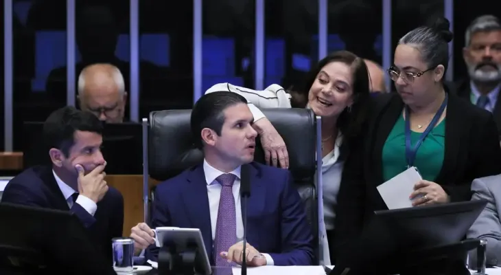 Câmara aprova urgência para isenção do IR de quem ganha até R$ 5 mil