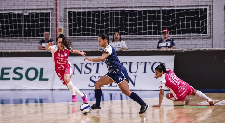 Stein Cascavel enfrenta o Londrina pelo Estadual
