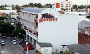 Juíza vê violação à liberdade de expressão e suspende regra que censurava servidores nas redes sociais