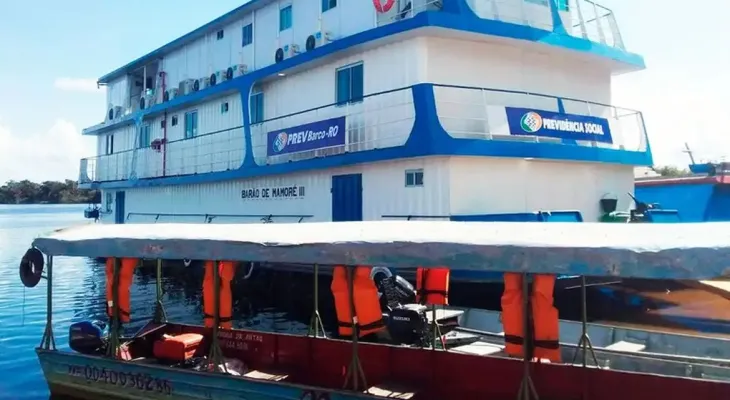 INSS usa barcos para orientar aposentados da Amazônia sobre descontos