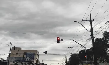 Frio, chuva e vento marcam a segunda-feira em Cascavel