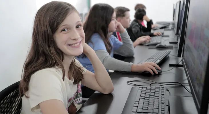 Prefeitura forma mais de 1,8 mil alunos com cursos gratuitos de tecnologia em Cascavel