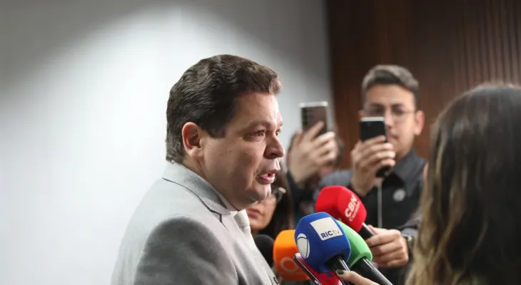 IPVA no Paraná: “Estão tentando achar o lado ruim dessa história, mas não há lado ruim”, afirma Gugu Bueno