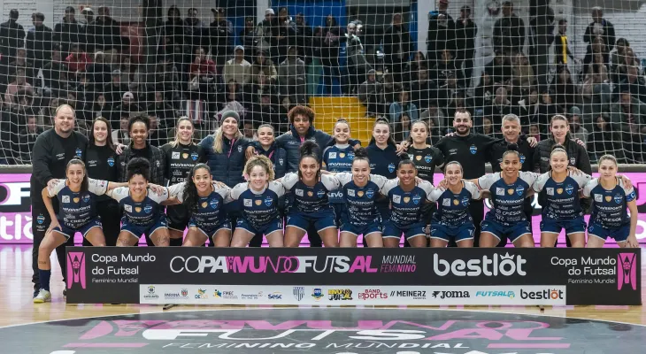 Stein Cascavel encara o argentino Pinocho pela Copa Mundo de Futsal Feminino