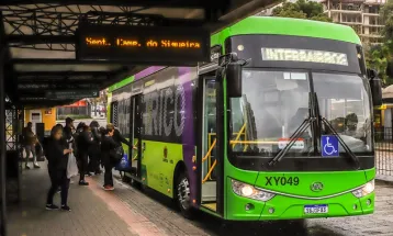 Prefeito sanciona lei que moderniza transporte coletivo de Curitiba e garante transição para nova concessão