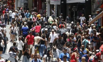 População brasileira chega a 213,4 milhões de habitantes, estima IBGE