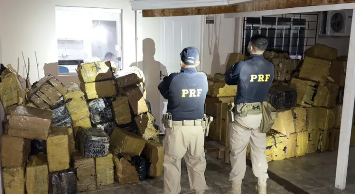 PRF apreende mais de 4 toneladas de maconha em Campina Grande do Sul (PR)