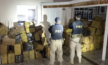 PRF apreende mais de 4 toneladas de maconha em Campina Grande do Sul (PR)