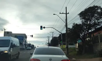 Ventos de até 65 km/h marcam a segunda-feira em Cascavel